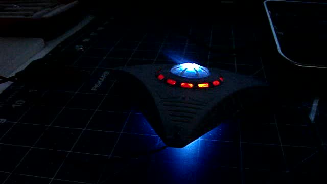 ATLANTIS MODELS TR-3E TRIANGULAR UFO MODEL KIT BUILD PART 2