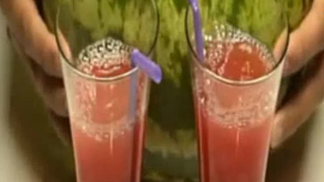 Sencillo y practico de preparar un jugo de sandia fresca