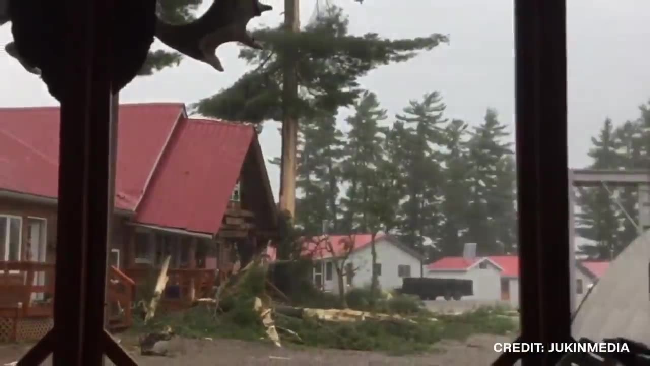 5 Extreme Lightning Strikes Caught On Camera