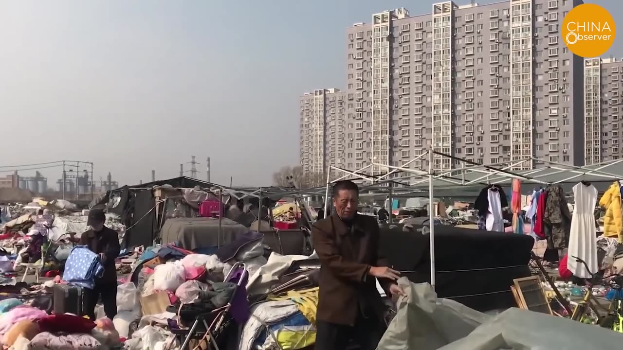 1,000 Yuan for a House, the ‘Lying Flat’ Group Pours In. Why Are Houses So Cheap