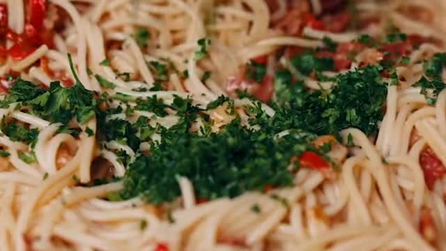 Fried noodles with pork belly