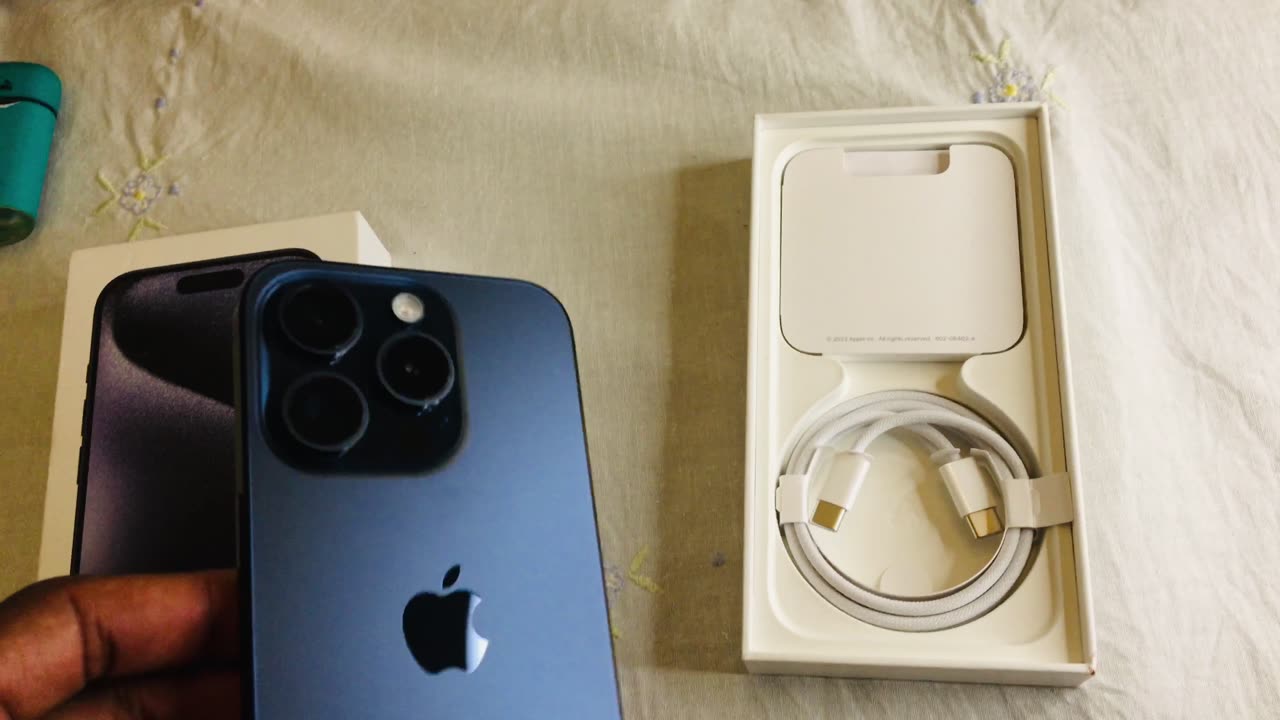 Unboxing iPhone 15 Pro