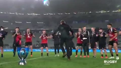 Scott Robertson breakdances after Crusaders Super Rugby Pacific win