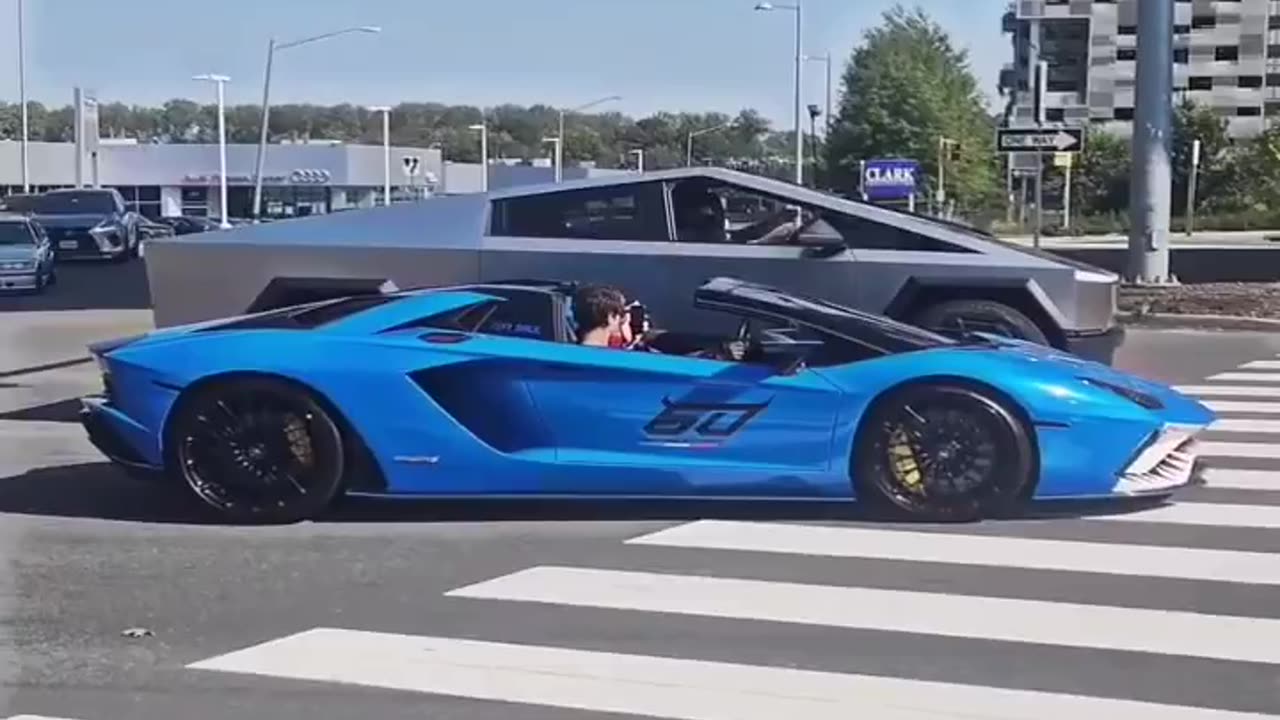 Cybertruck beat Lamborghini!