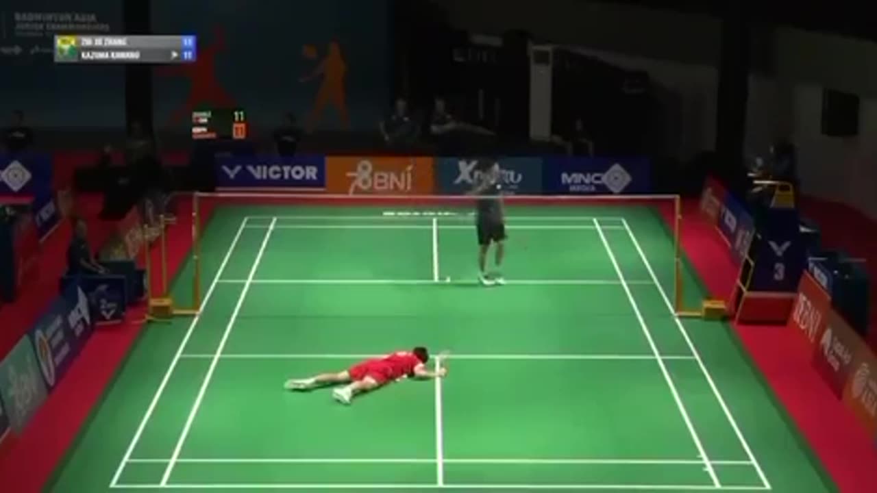 17-Year-Old Chinese Badminton Player Collapses & Dies 💉(2024)