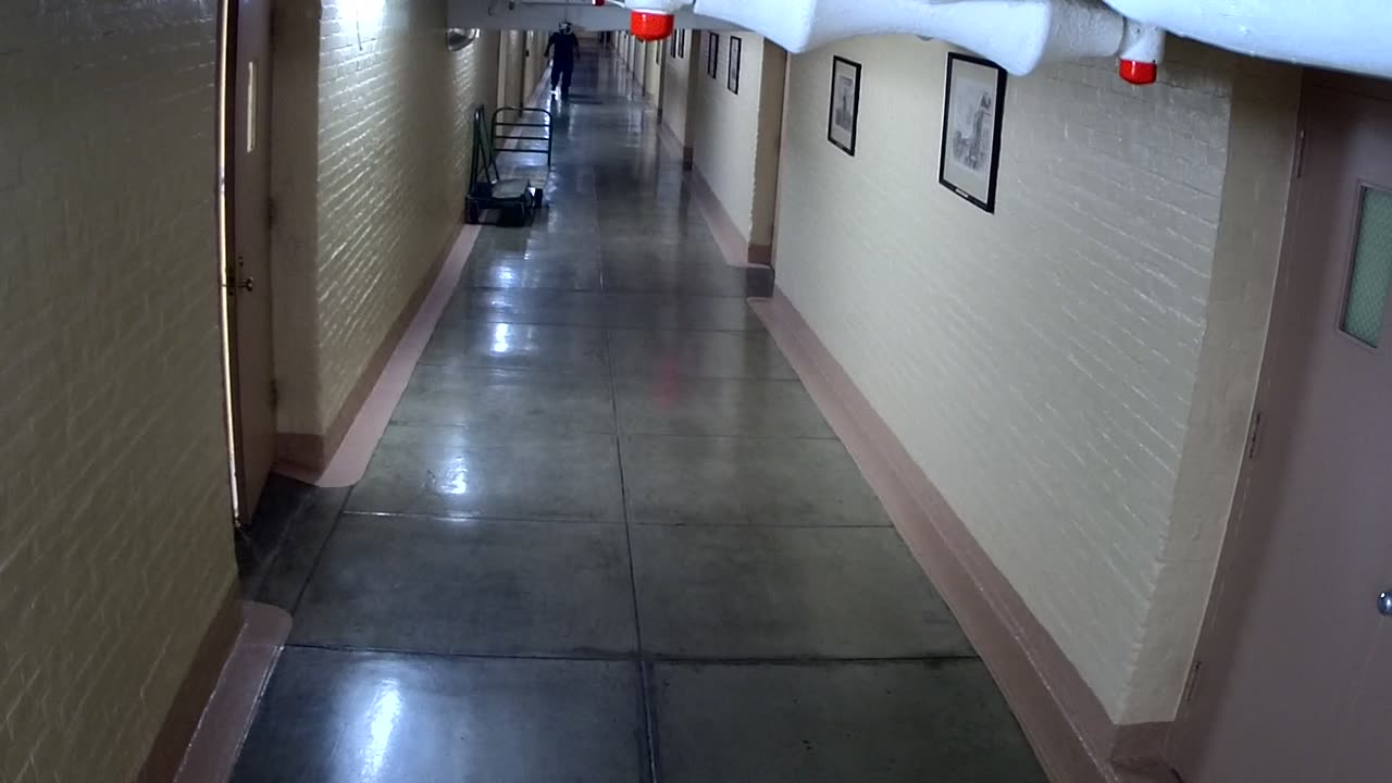0059USCHBAHT43Hallway_2021-01-05_22h00min02s417ms.mp4