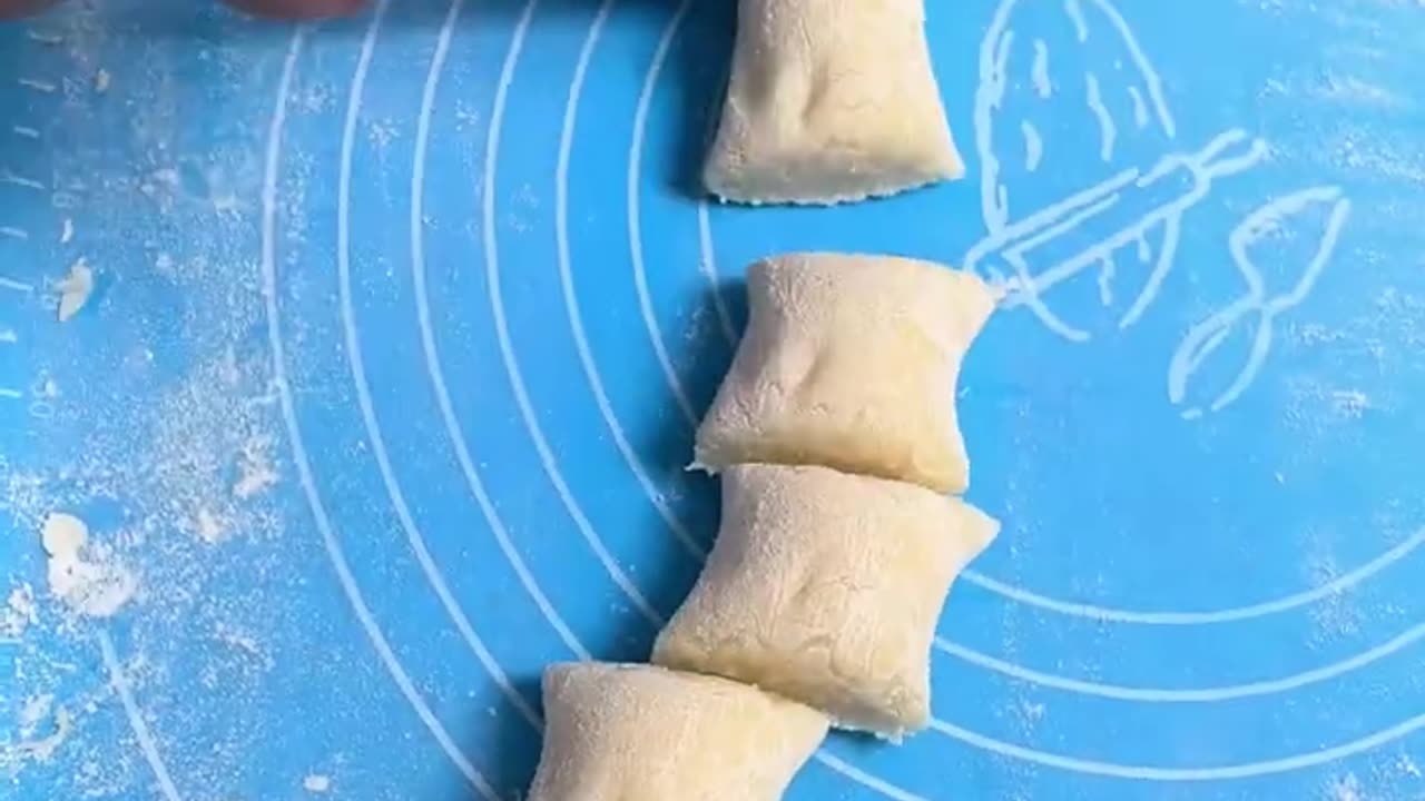 Asian Street Food _Curvy Roll