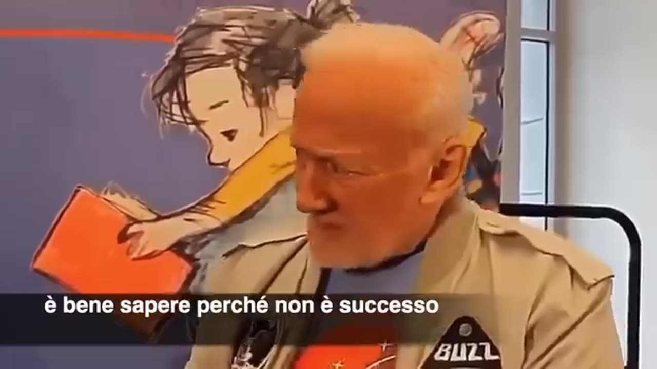 🇮🇹 Buzz Aldrin afferma che la forza di gravità non esiste, di non esser mai andato nello spazio