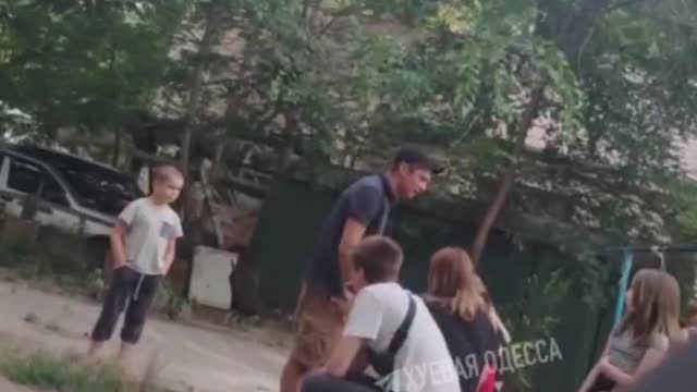 Ukrainian soldier in Odessa fights a little girl... Defender of the people?
