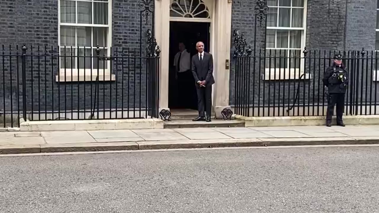 💥Barack Obama Arrives At Number 10 In UK For An Undisclosed Private Meeting