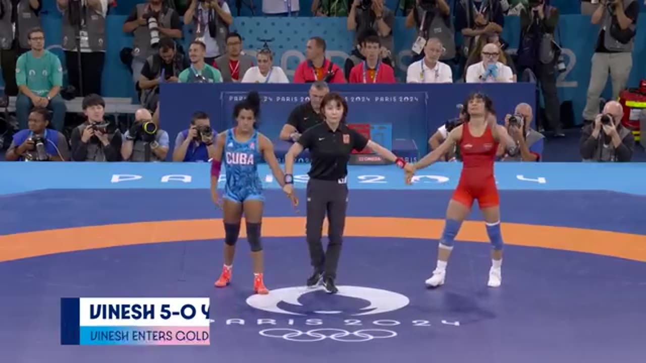 #paris2024 #olympics 🇮🇳Vinesh storms in women's wrestling freestyle 50kg final |