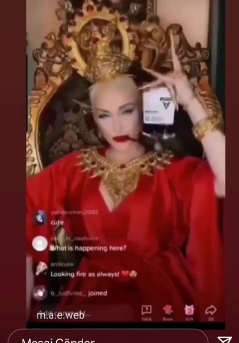 Αυτή η διάσημη τικ τοκερ Tarah Lee πίνει αδρενοχρώμιο σε ζωντανή μετάδοση !