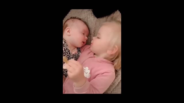 Precious little sisters share an unbreakable bond #short video