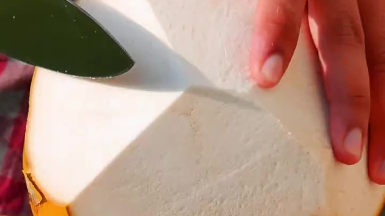 fantastic coconut peeling style