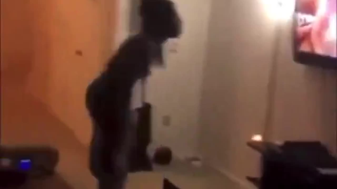 Funny how he was trying to run..😙😂