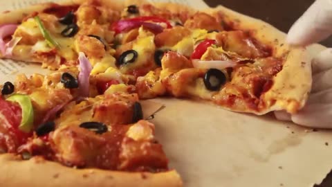 Best Homemade Pizza Recipe _ CookwithHelly