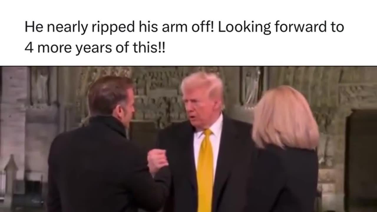 😂 Trump nearly rips Macrons arm off 😆