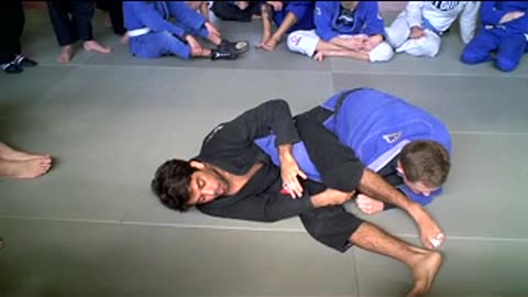 Omoplata details in BJJ