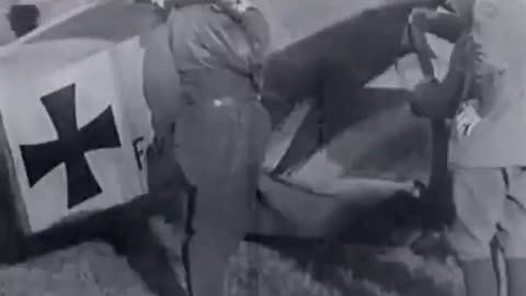 1917 rare footage of the Red Baron and his famous plane (no audio)