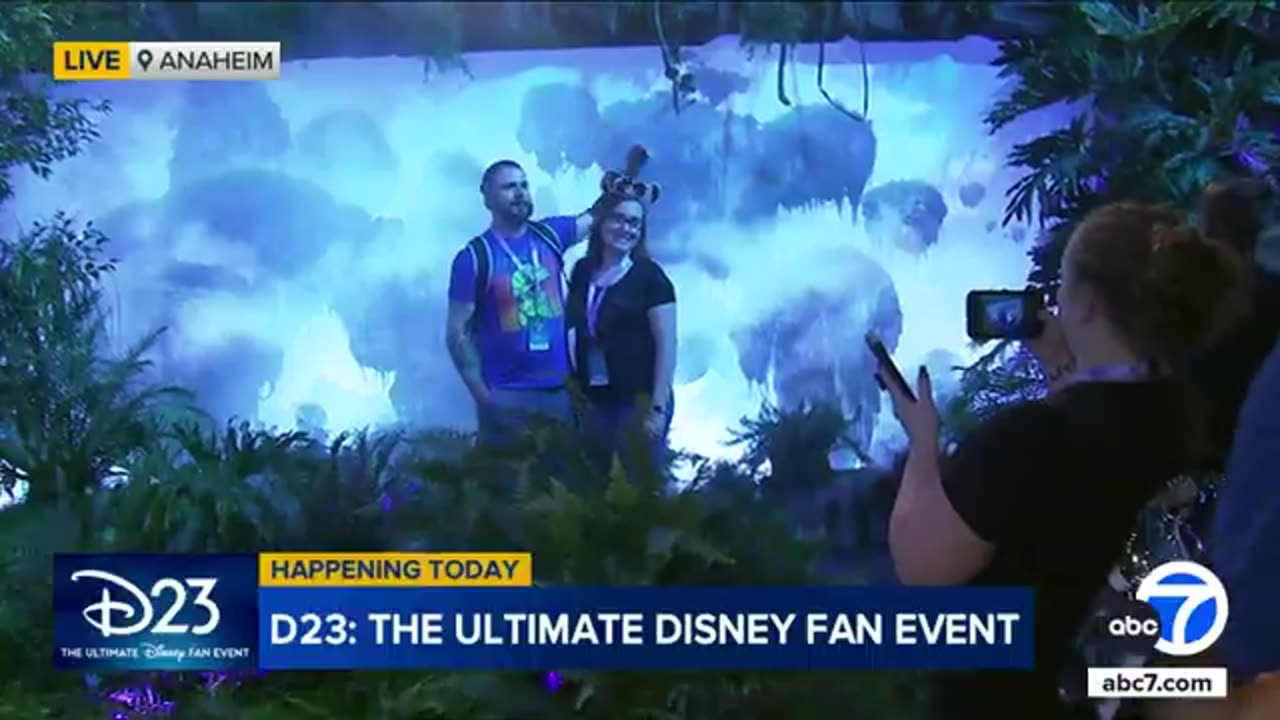 D23 day 2: Fans participate in Mousequerade costume contest and tour Avatar Pavilion