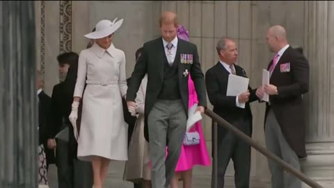 Harry and Meghan met with loud boos in first royal event in 2 years