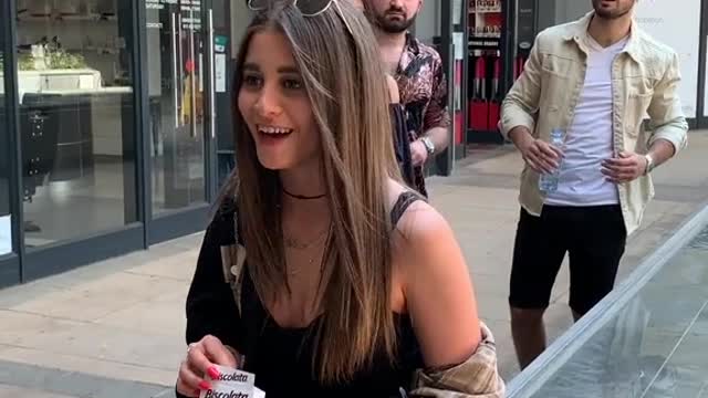 The beautiful woman was surprised by this magic
