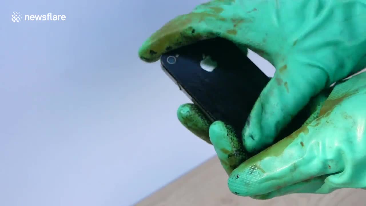 YouTuber dunks iPhone in nitric acid for latest experiment