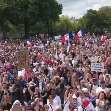 Hundreds of thousands call for Macron's resignation.
