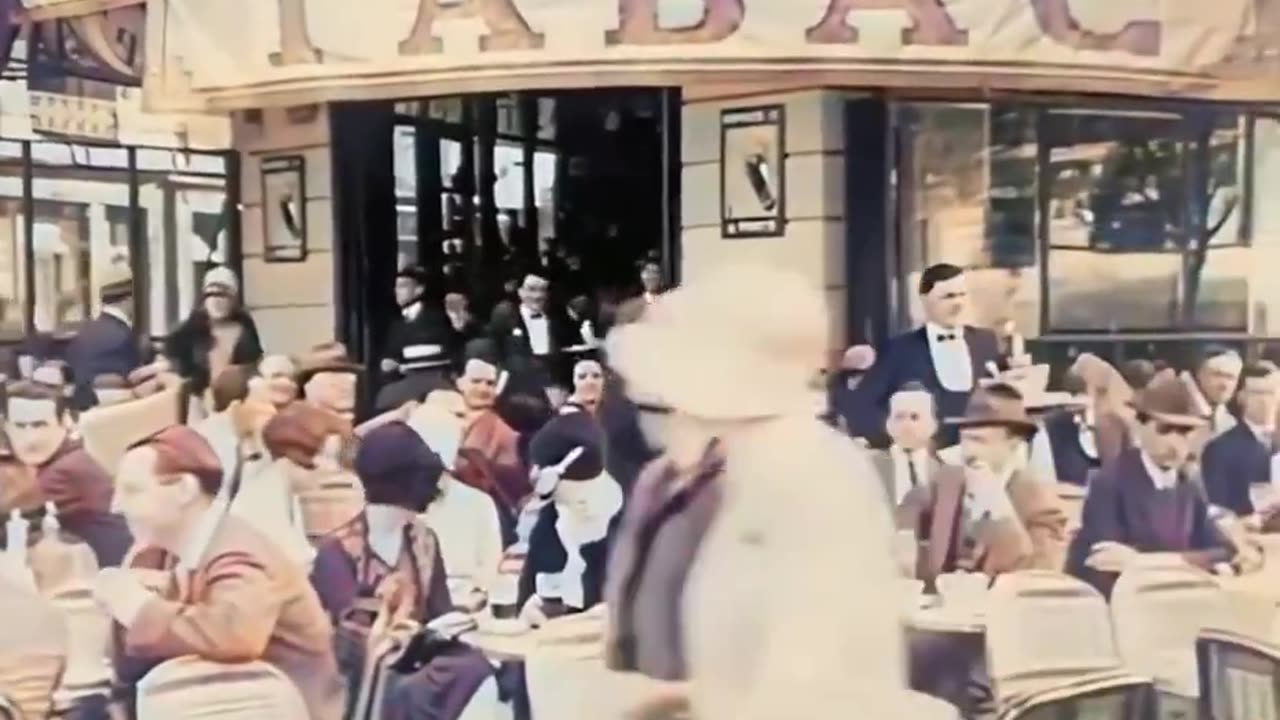 Visiting the cafes in Paris in the 1920s