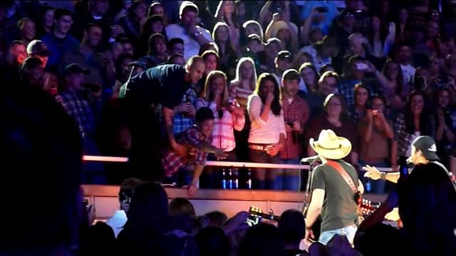 Jason Aldean | Luke Bryan - Drunk Man Moment #Shorts