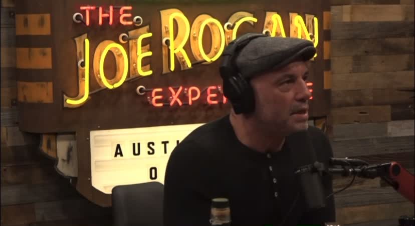 Joe rogan criticizes Trudeau over seizing bank accounts