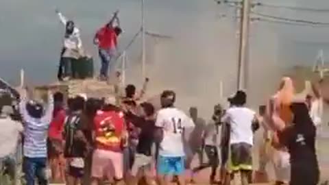 Hugo Chávez statue demolished in Falcón state in protest against Maduro's fraud.