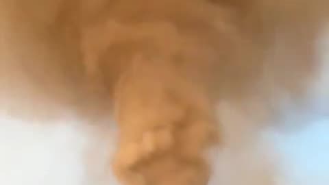 Terrifying Dust Devil captured in the United Arab Emirates