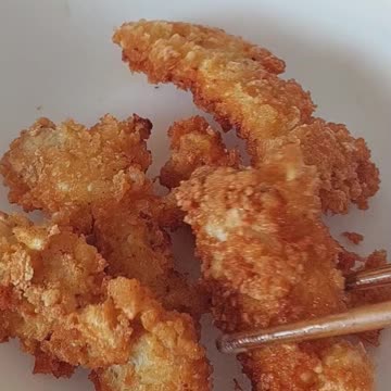 Perfect Homemade Hot and Crispy Chicken Strips #chicken #food #homemade #cooking #recipe #howto