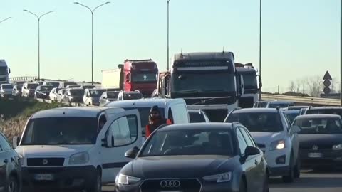 Disgruntled Italians BLOCK Roadways Nationwide Against Mario Draghi's Authoritarian Regime