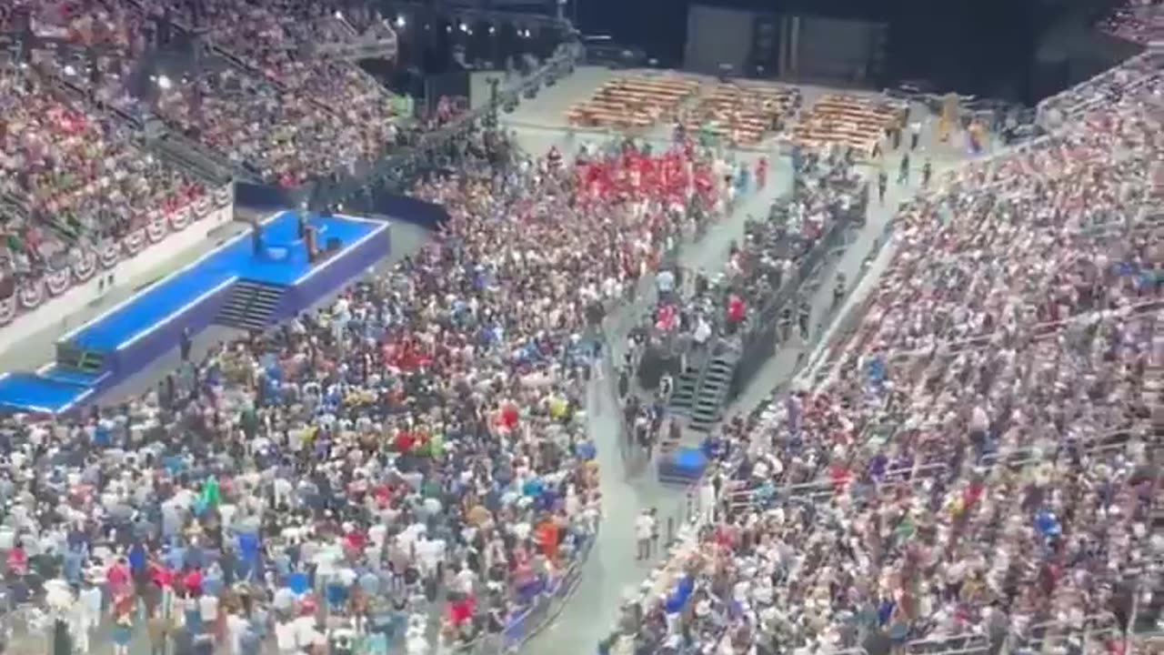 Empty Seats Hidden By Curtains at Kamala’s Rally!