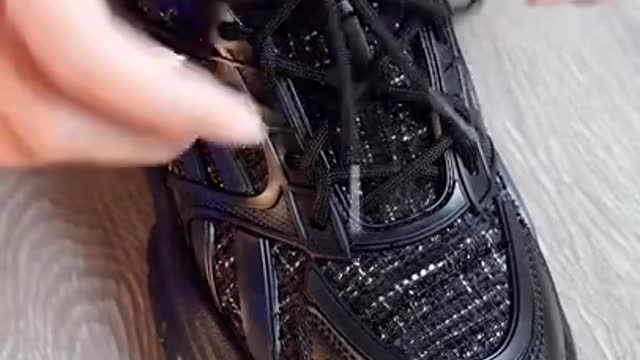 Creative ways to tie shoelaces! Shoelaces ideas #shoes #creative