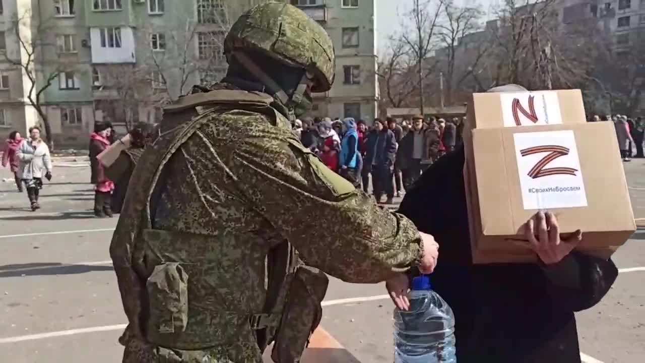 Russian Armed Forces delivered a batch of humanitarian aid to Mariupol