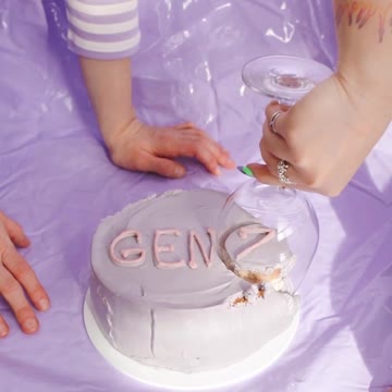 cutting cake with glass #shorts