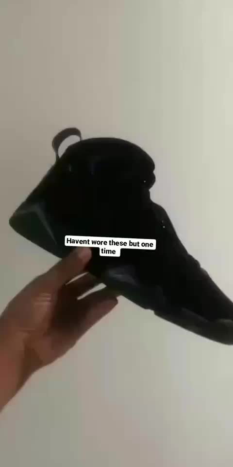 Barely worn thats how it be sometimes when u get new stuff 😍🔥