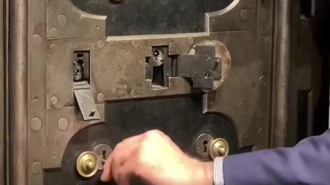 1800s Puzzle Safe