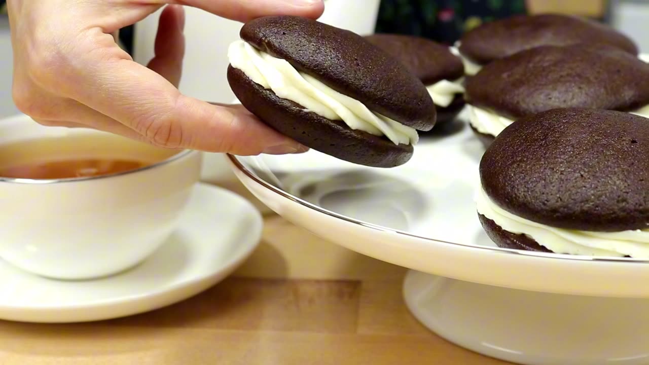 Easy Whoopie Pie Recipe with Cream Cheese Filling | Chocolate Dessert Recipe