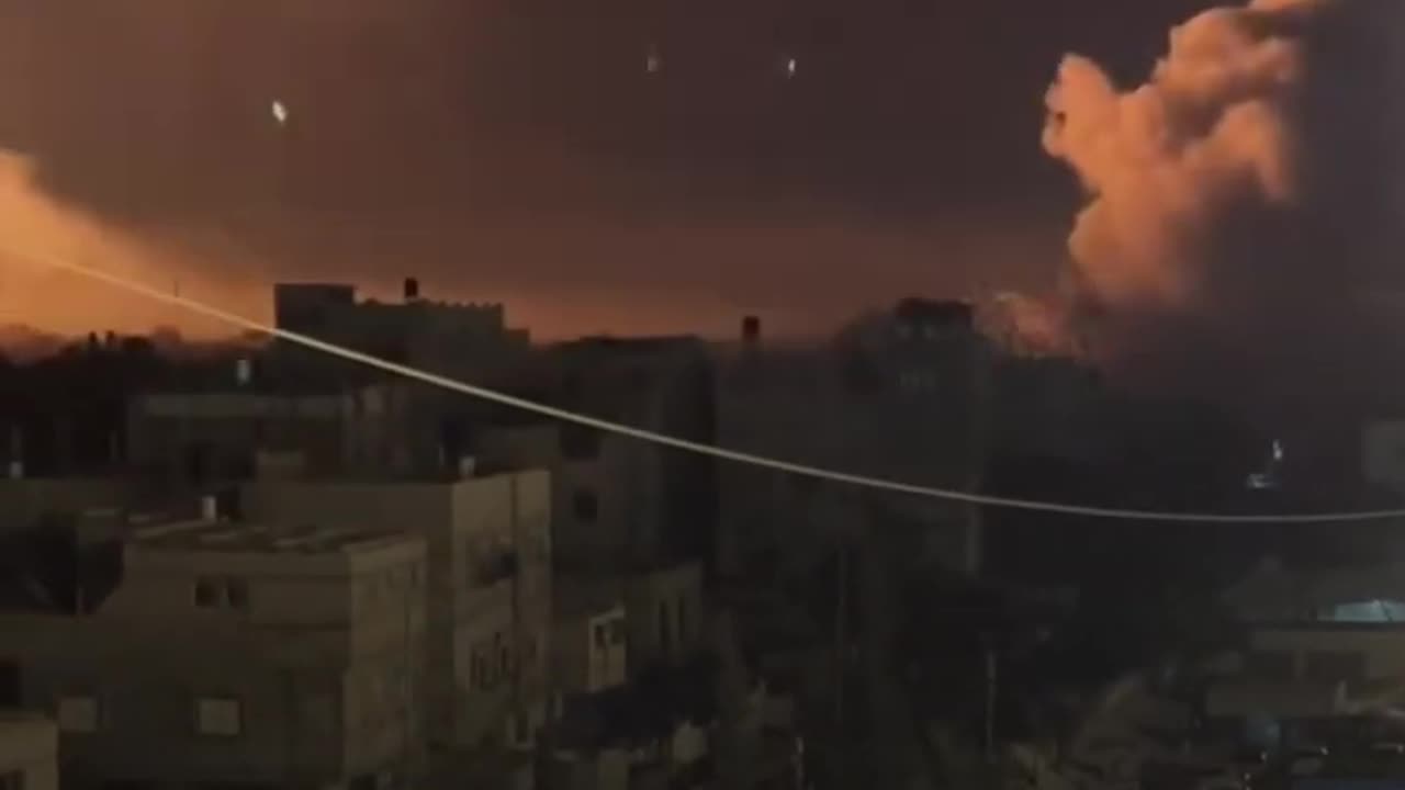 Violent occupation bombing in front of the eyes of citizens in Gaza