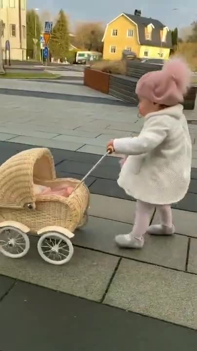 Baby perfection in stacking ring toys😍😘👌💝