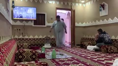 طاح قلبه من الخوف 😂😂😂😂😂فيديو مقطع ضحك