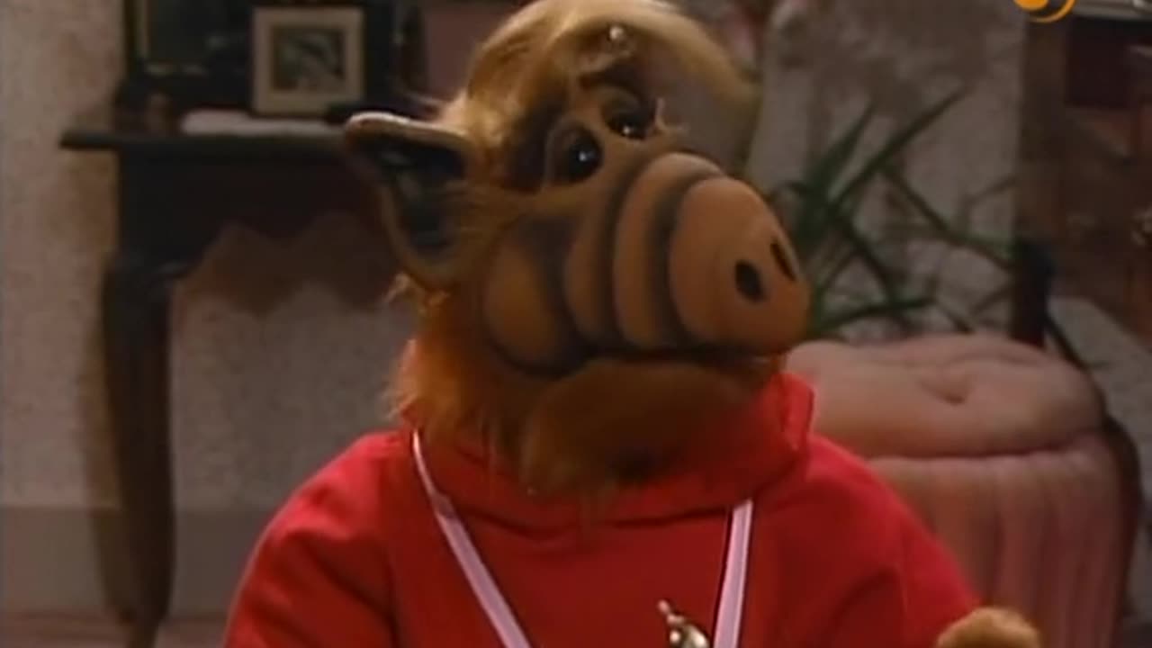 ALF 4x19 «CUANDO TENGA SESENTA Y CUATRO AÑOS»