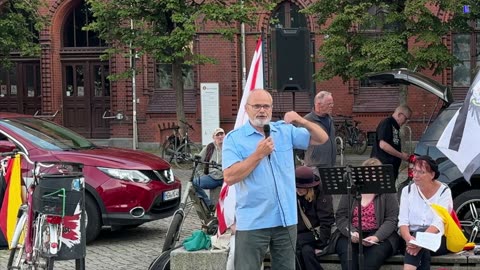 Greifswald - kleine weiße Friedenstaube 29-07-2024