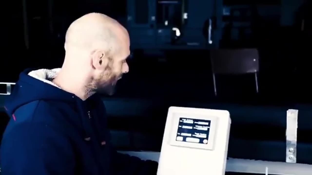 Scientist Use Lasers To Proove Earth Curvature w/ SHOCKING Results