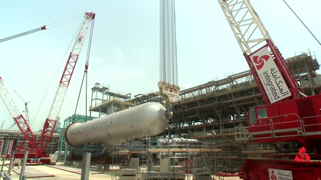 SEE HOW a 950 Tons of Vessel being installed. DTH Reactor