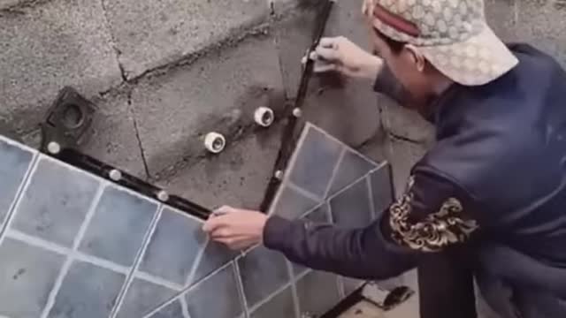 This construction worker got some skills 🤯